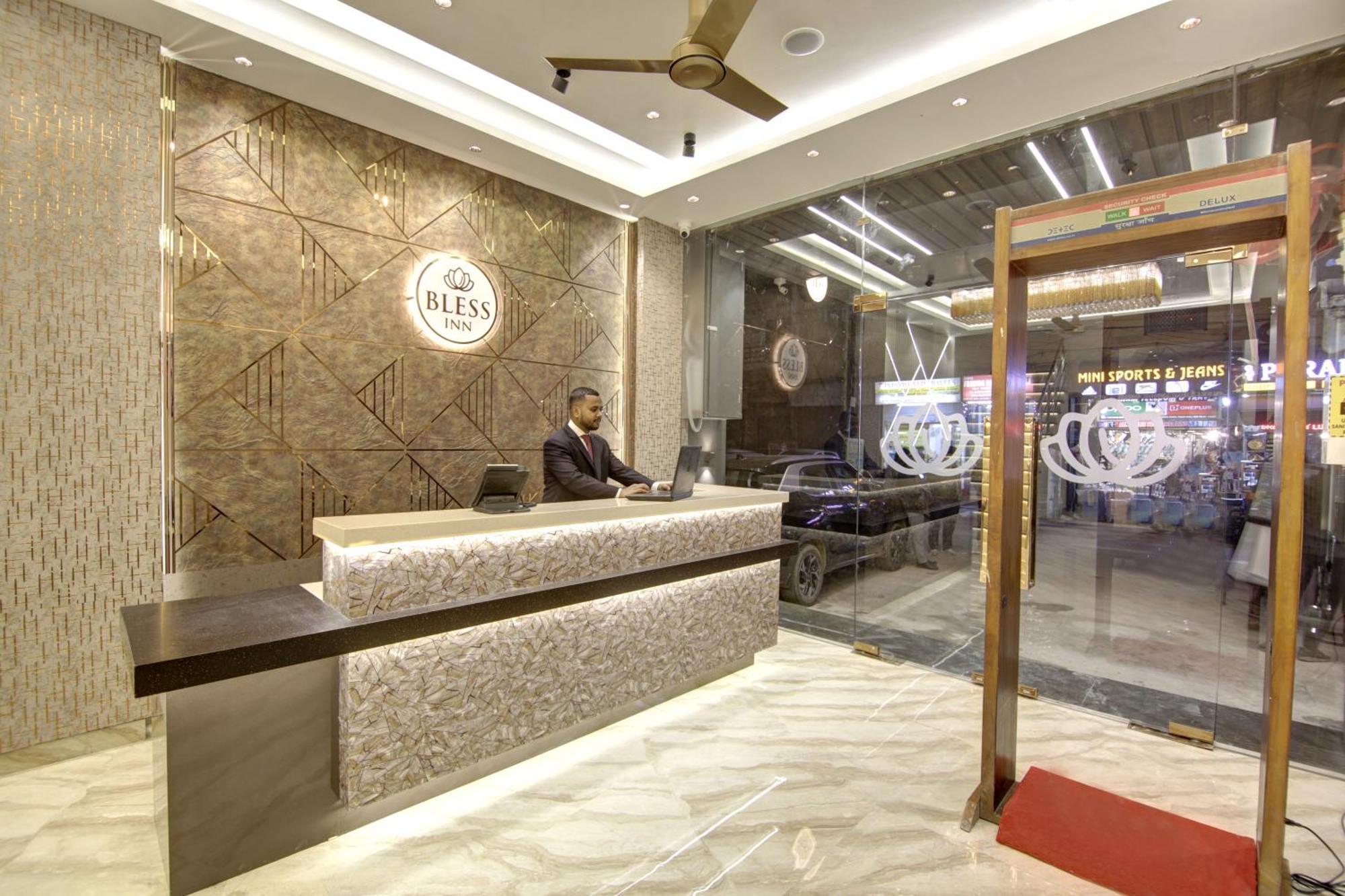 ניו דלהי Bless Inn - Near Connaught Place מראה חיצוני תמונה